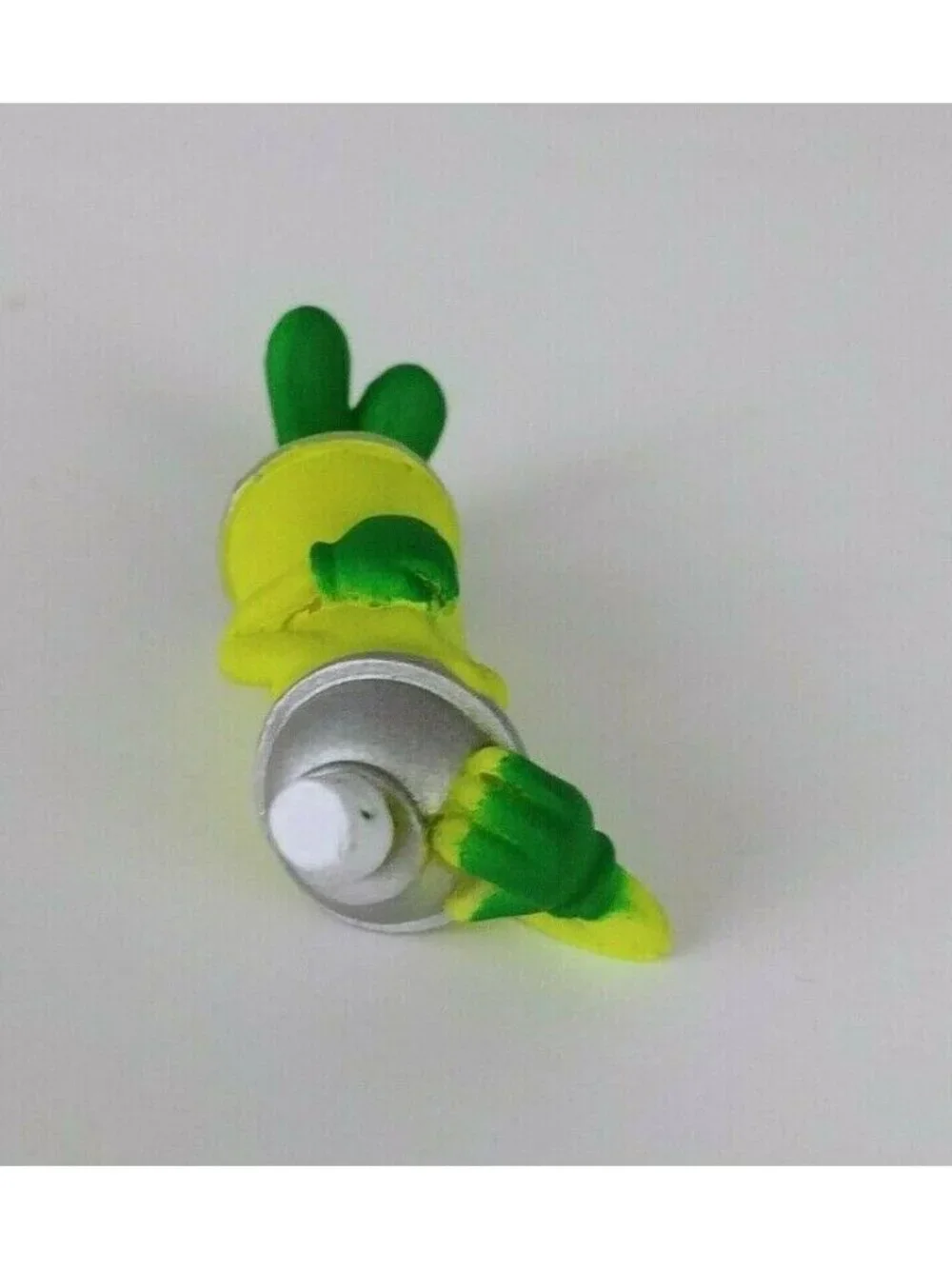 The CAN CREW Urban Spray Cans Laylow Green figurine collectible retired 1.5